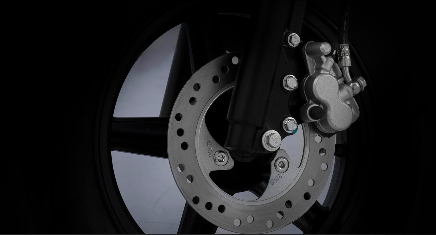 ด้วยความปลอดภัยของ H SEM MOTOR กับระบบเบรกหน้า-หลัง ดิสเบรก ที่ตอบสนองต่อการทำงานได้ดี มีความแม่นยำสูง และง่ายต่อการบำรุงรักษา